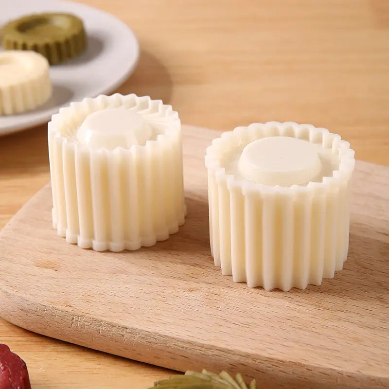 Sunflower Pattern Hand-Press Mooncake Mould