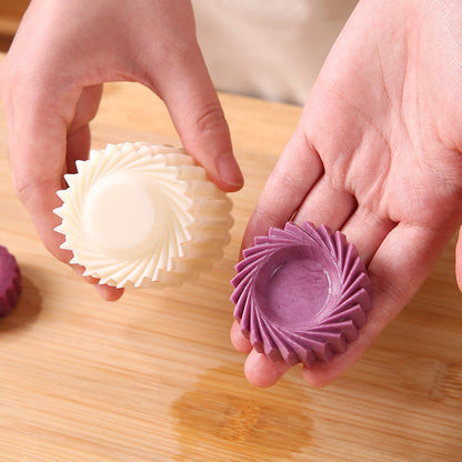 Double-Ended Pastry Mould for Creative Baking